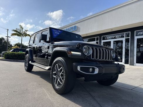 Used 2024 Jeep Wrangler Unlimited Sahara AWD/4WD image 30