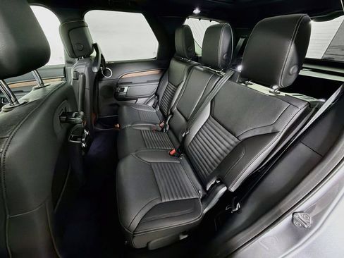 Used 2025 Land Rover Discovery Dynamic SE AWD/4WD image 26