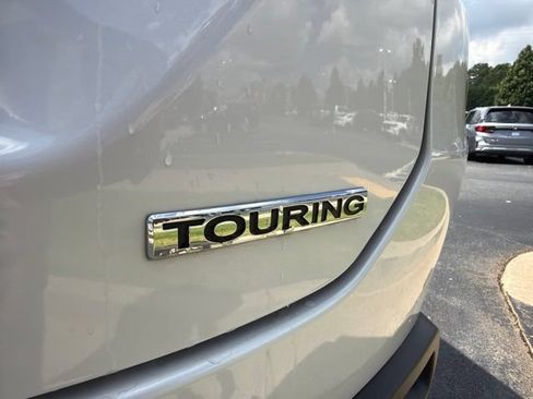 Used 2025 Honda Pilot Touring image 8