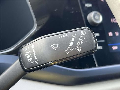 Certified 2022 Volkswagen Taos SE w/ IQ.Drive SE Package image 23