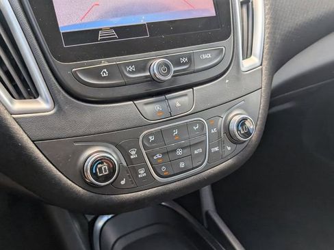 Used 2024 Chevrolet Malibu LT FWD image 17