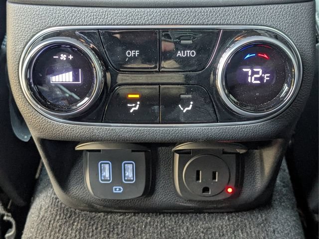 New 2025 Genesis GV70 2.5T w/ Sport Prestige Package AWD/4WD image 17