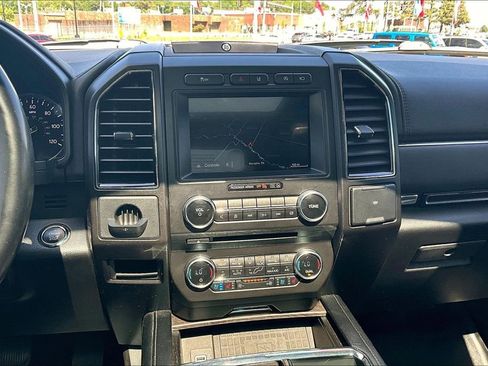Used 2018 Ford Expedition Limited w/ Equipment Group 302A RWD image 19