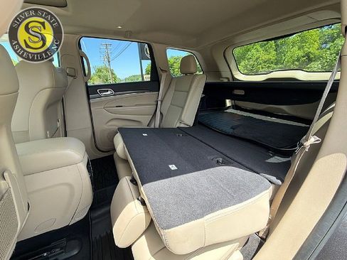 Used 2017 Jeep Grand Cherokee Limited AWD/4WD image 15