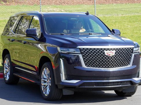 Used 2021 Cadillac Escalade Premium Luxury w/ LPO, Radiant Package image 2