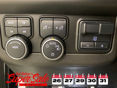 Used 2021 Chevrolet Tahoe Premier w/ Premium Package image 25