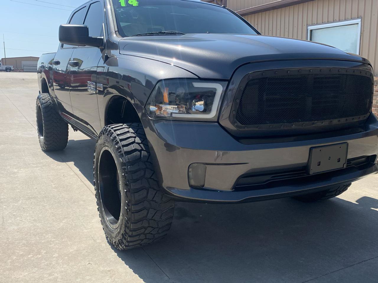Used 2014 RAM 1500 Express AWD/4WD image 1
