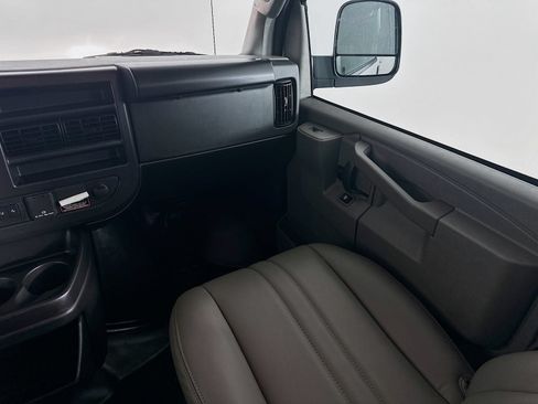 Used 2025 Chevrolet Express 2500 w/ Enhanced Convenience Package RWD image 22