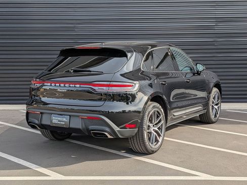 Certified 2025 Porsche Macan image 9