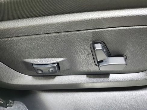 Used 2020 RAM 3500 Laramie image 33