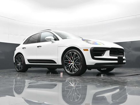Certified 2023 Porsche Macan S AWD/4WD image 43