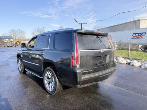 Used 2019 Cadillac Escalade Luxury image 7