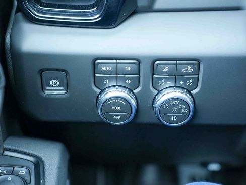 Used 2026 GMC Sierra 2500 AT4 image 30