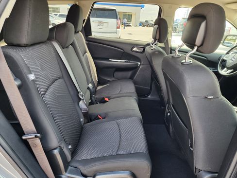 Used 2020 Dodge Journey SE w/ SE Popular Equipment Group image 12