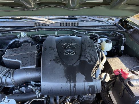 Used 2021 Toyota Tacoma TRD Sport image 11