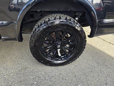 Used 2015 Ford F150 Platinum w/ Equipment Group 701A Luxury image 9