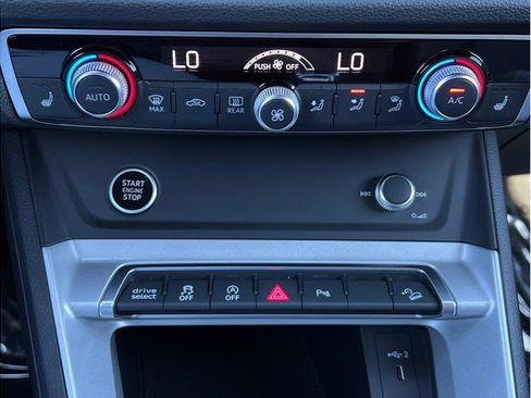 Used 2023 Audi Q3 2.0T Premium image 15