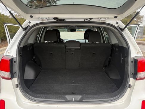 Used 2014 Kia Sorento LX image 15