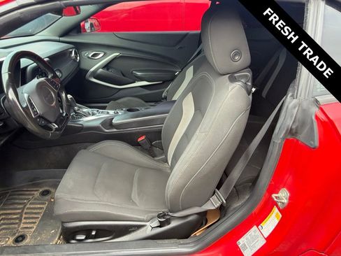 Used 2020 Chevrolet Camaro LT RWD image 7