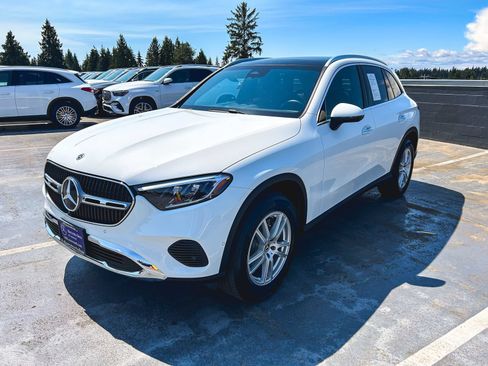 Used 2026 Mercedes-Benz GLC 300 4MATIC image 3