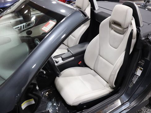 Used 2013 Mercedes-Benz SLK 250 image 37