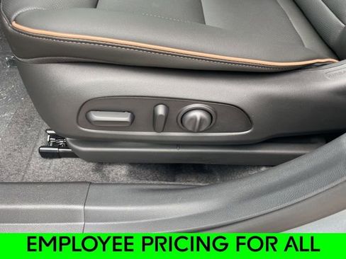 New 2025 Buick Envista Avenir image 17