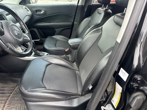 Used 2019 Jeep Compass Latitude w/ Popular Equipment Group FWD image 9