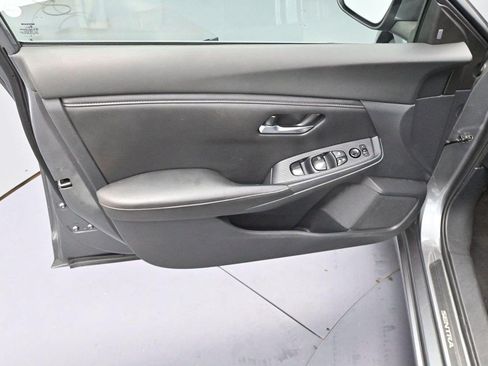 Used 2020 Nissan Sentra SV FWD image 9