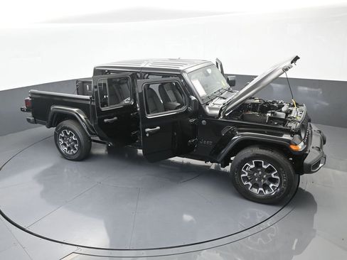 Used 2024 Jeep Gladiator Sport w/ Premium Package image 70
