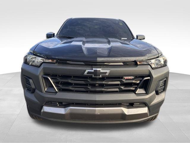 Used 2024 Chevrolet Colorado Trail Boss w/ Technology Package AWD/4WD image 11