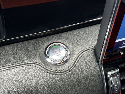 Used 2022 Lincoln Navigator L Reserve AWD/4WD image 36