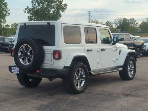 Used 2019 Jeep Wrangler Unlimited Sahara AWD/4WD image 3