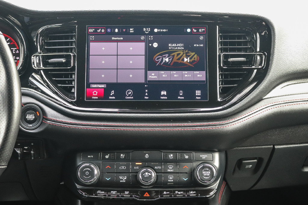 Used 2025 Dodge Durango GT AWD/4WD image 13
