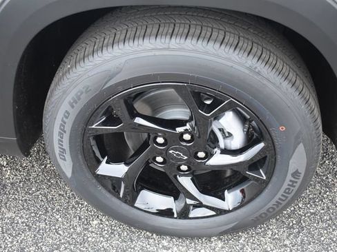 New 2026 Chevrolet Trax LT w/ Sunroof Package FWD image 12