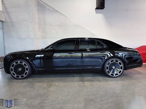 Used 2013 Bentley Mulsanne RWD image 2