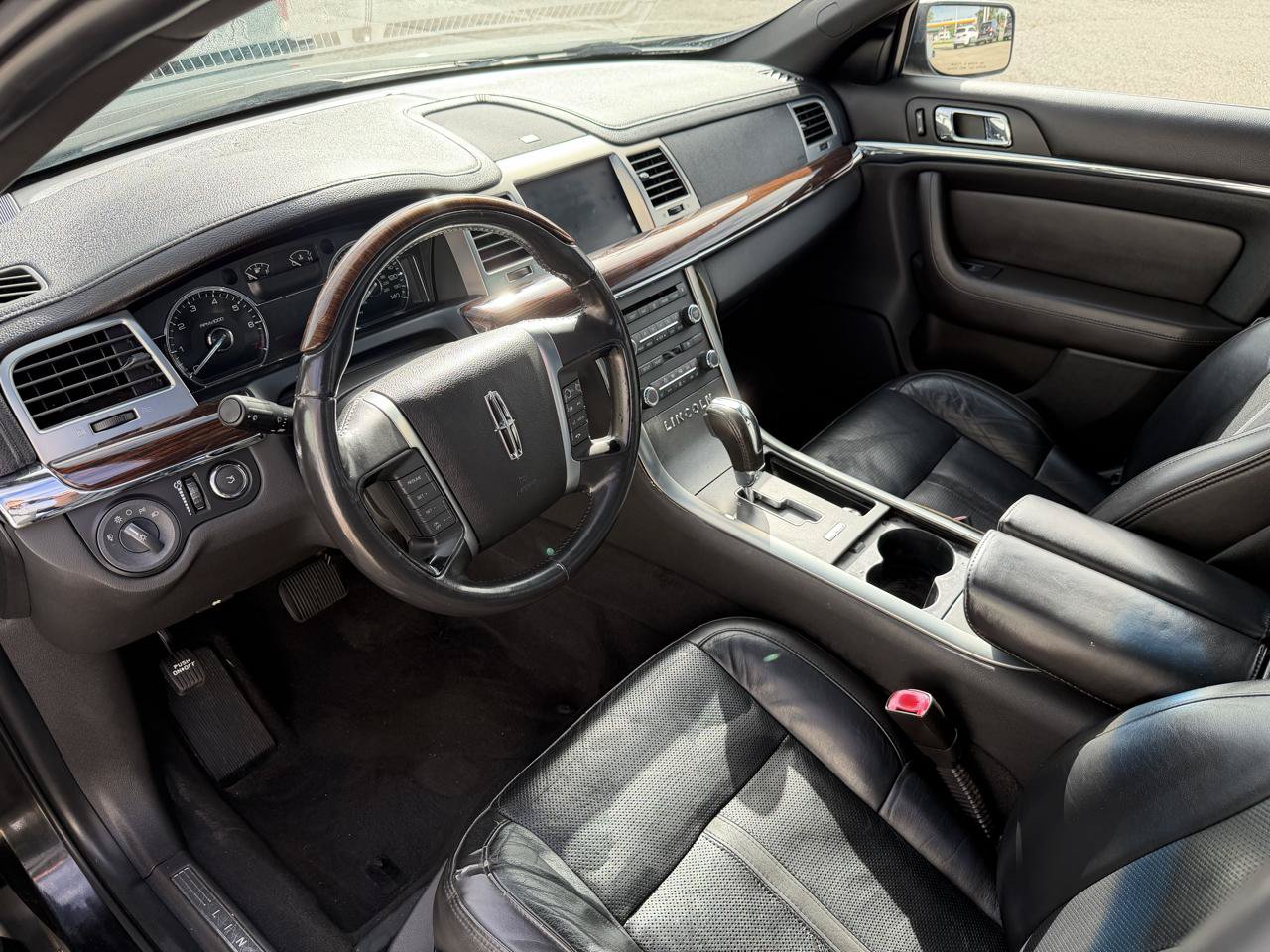 Used 2009 Lincoln MKS AWD image 10