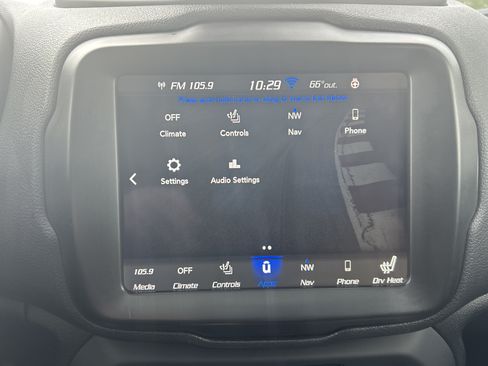 Used 2022 Jeep Renegade Altitude w/ Sun/Sound Group AWD/4WD image 16
