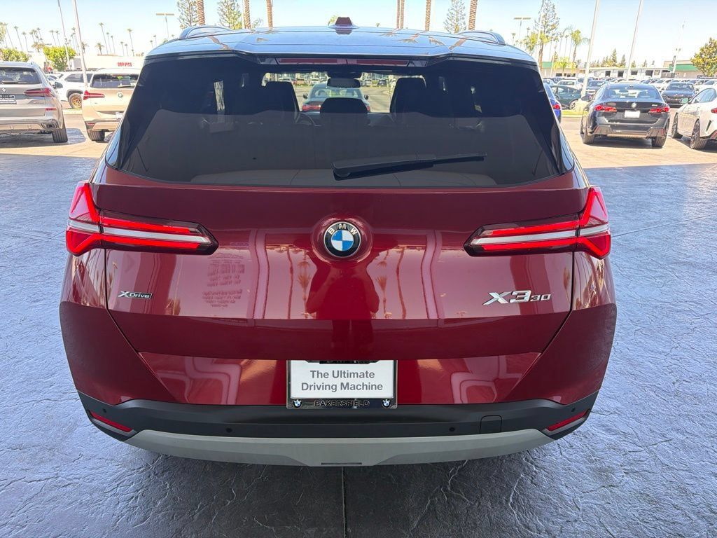 Used 2025 BMW X3 xDrive30i w/ Convenience Package AWD/4WD image 4