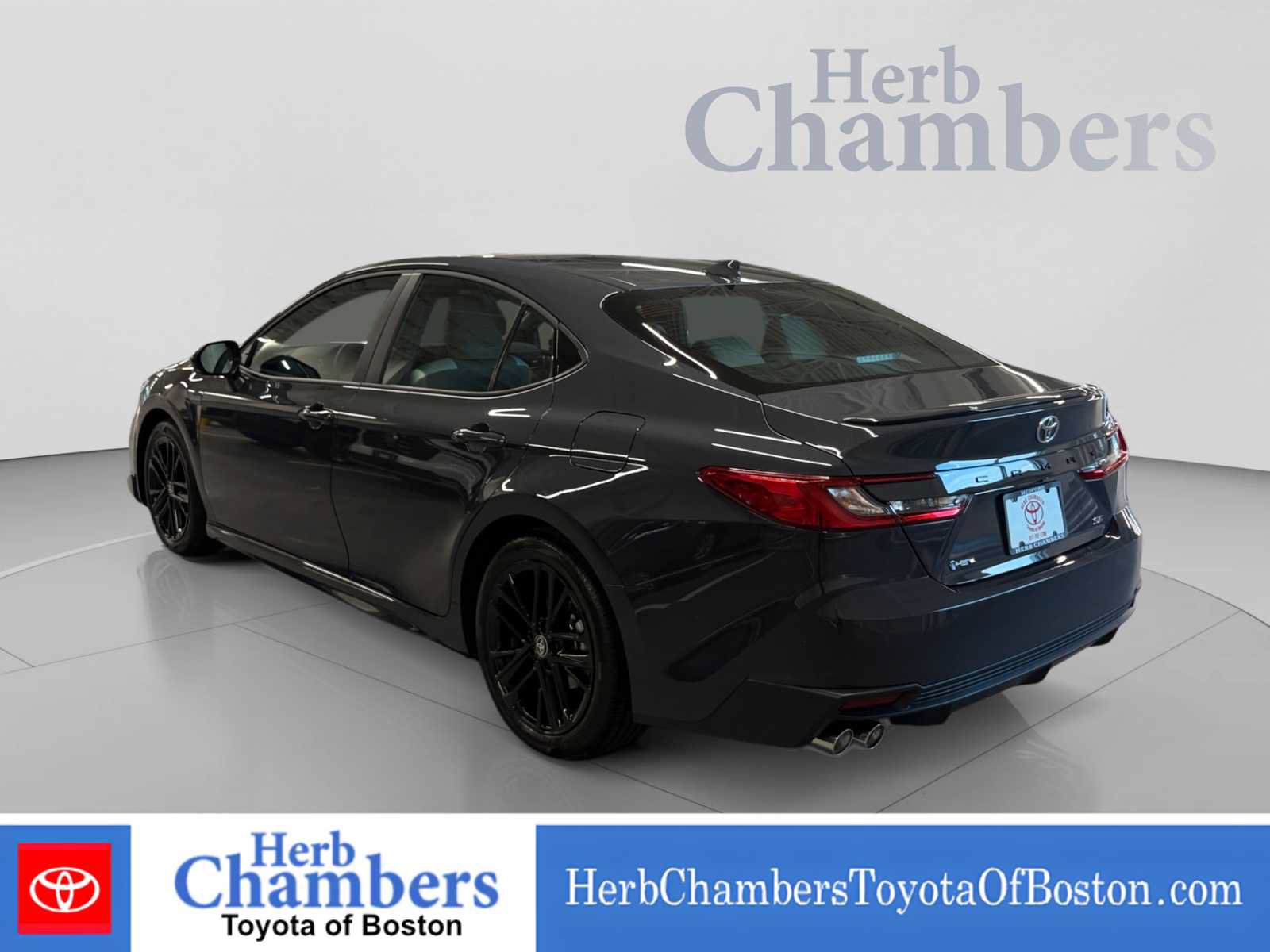 Used 2026 Toyota Camry SE FWD image 3