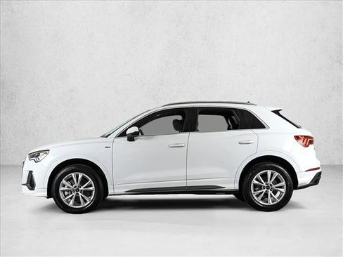 Used 2024 Audi Q3 2.0T Premium Plus w/ Premium Plus Package AWD/4WD image 9
