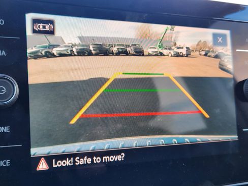 New 2025 Volkswagen Taos SE image 28