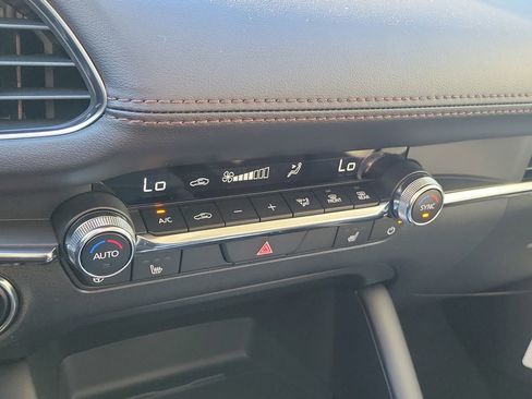 New 2026 MAZDA MAZDA3 2.5 Turbo Sedan w/Premium Plus image 26