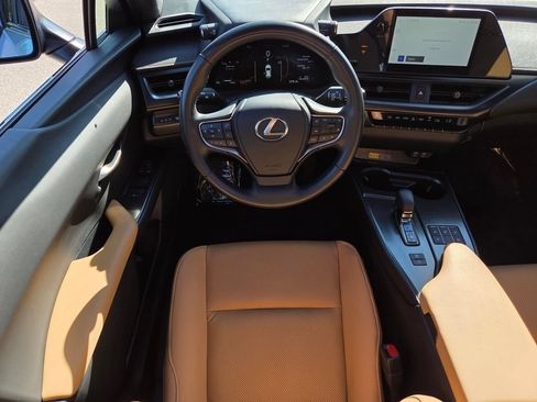 Used 2025 Lexus UX 300h AWD w/ Accessory Package (Z1) image 4