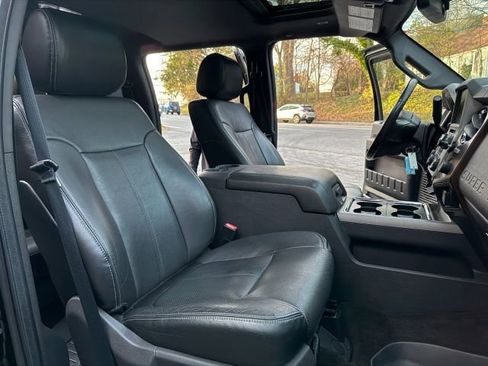 Used 2016 Ford F250 Lariat w/ Chrome Package image 21