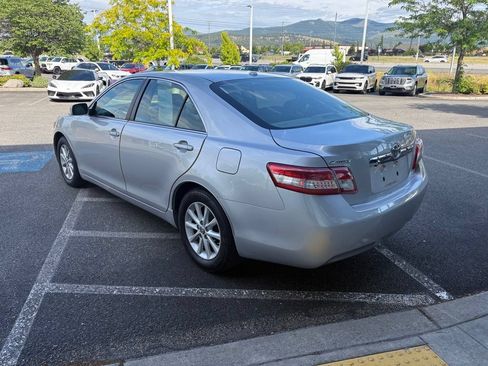 Used 2011 Toyota Camry XLE w/ SE/XLE Extra-Value Pkg FWD image 6