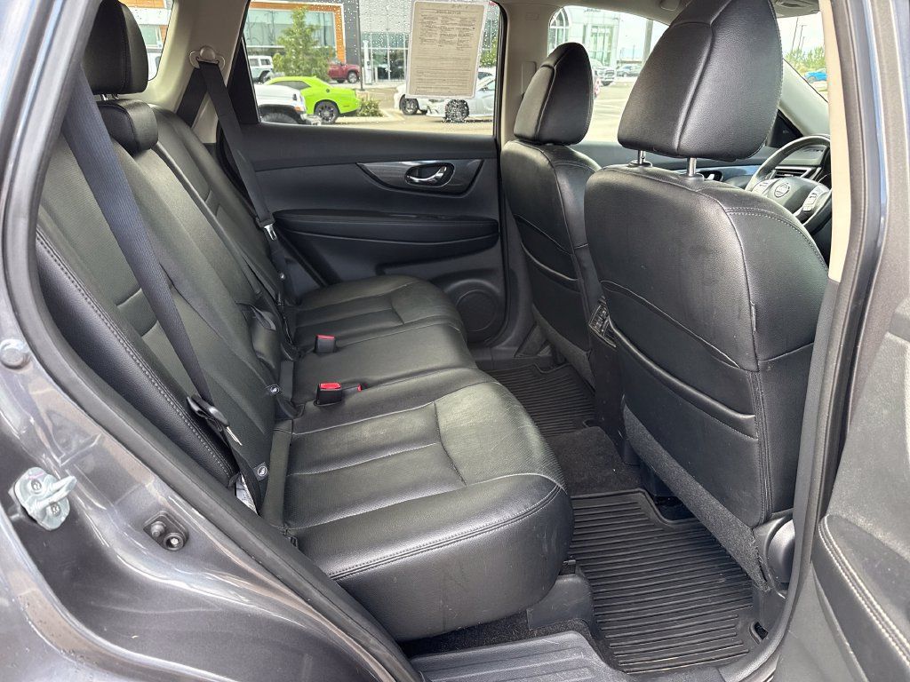 Used 2016 Nissan Rogue SL w/ SL Premium Package AWD/4WD image 26