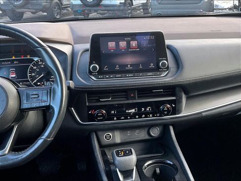 Used 2023 Nissan Rogue SV w/ SV Premium B Package image 18