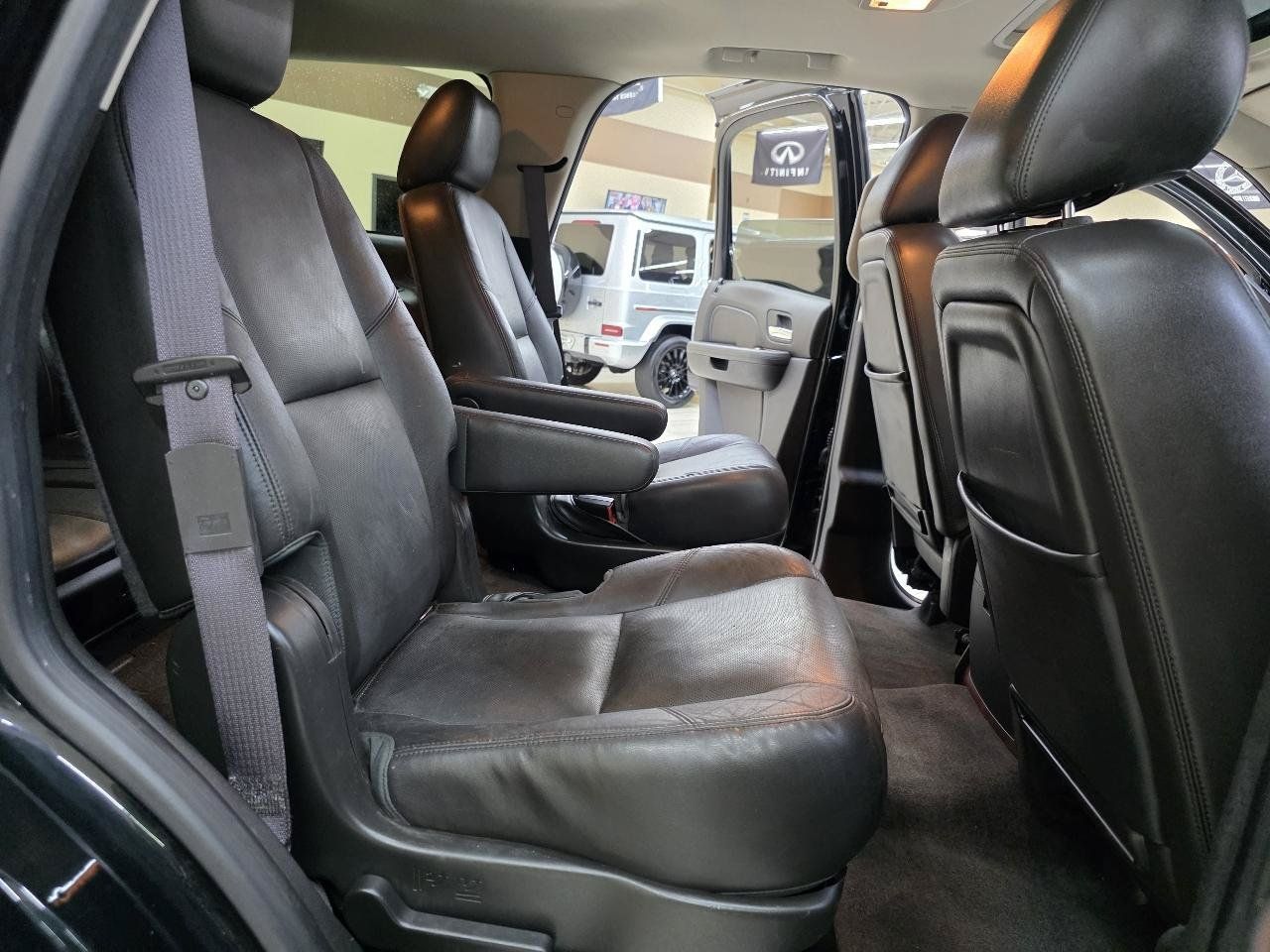 Used 2012 Cadillac Escalade Luxury RWD image 23
