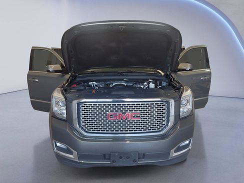 Used 2017 GMC Yukon XL Denali w/ Open Road Package AWD/4WD image 8