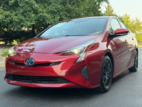 Used 2016 Toyota Prius Four w/ Advanced Technology Package FWD image 1